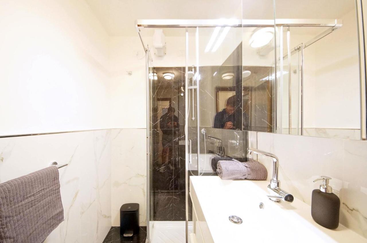 Calle Dei Fabbri Marble Appartement